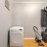 Beautiful 2-bedroom 아파트 *