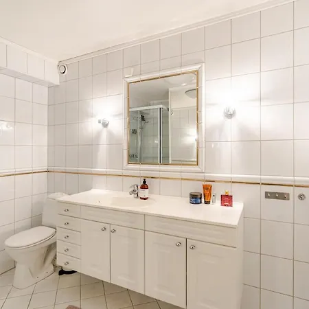 Beautiful 2-bedroom *