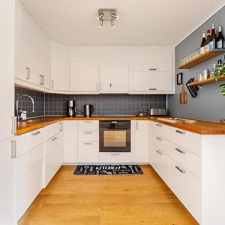 Beautiful 2-bedroom *